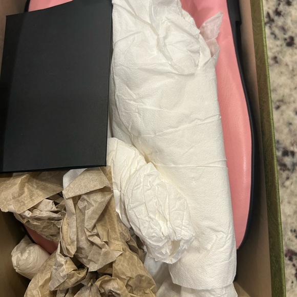 Brand new Gucci Girls shoes. - Picture 4 of 4